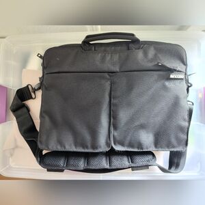 In case city collection men's briefcase.